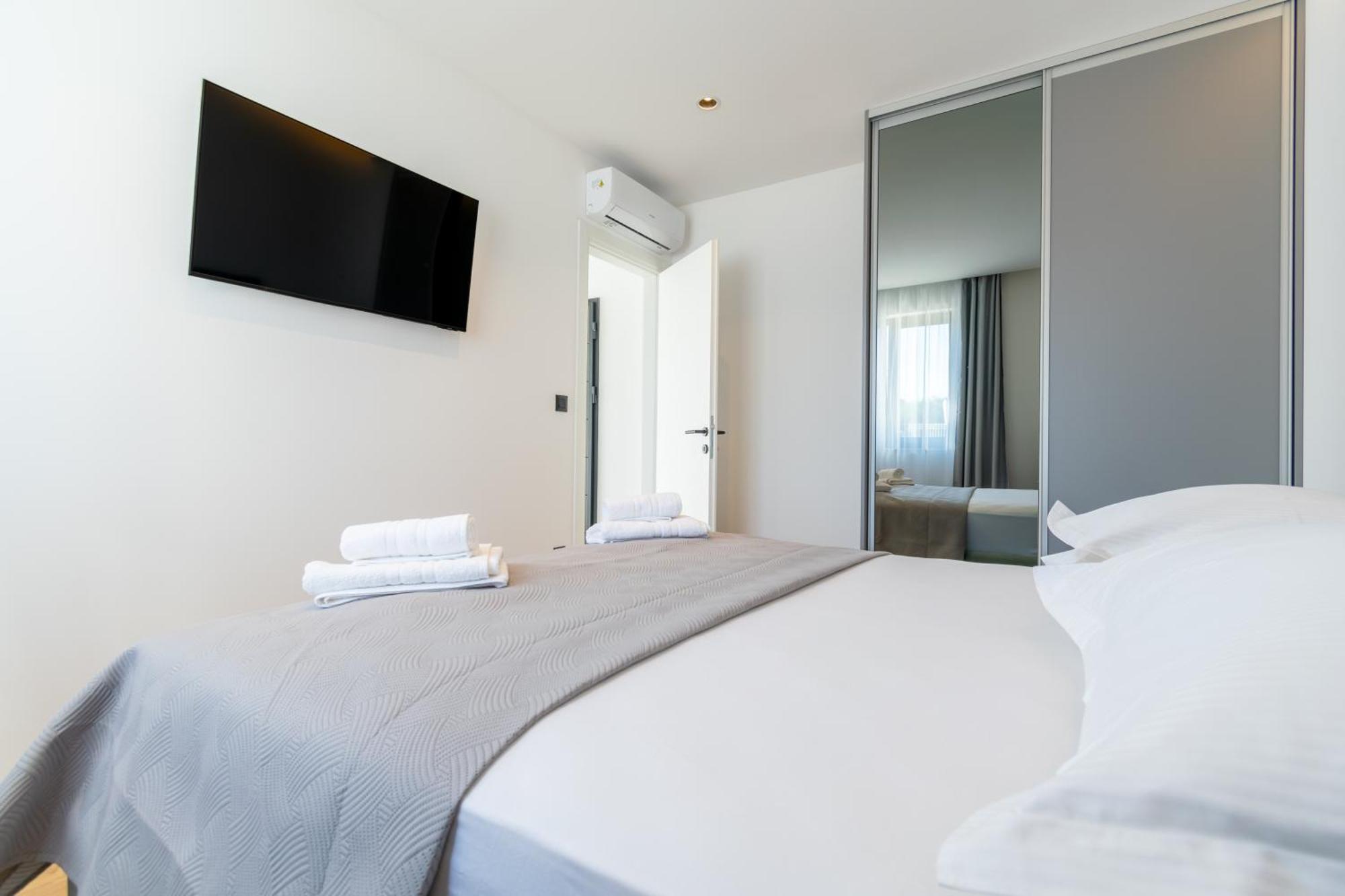 Apartmani Pino 1 Башка-Вода Экстерьер фото